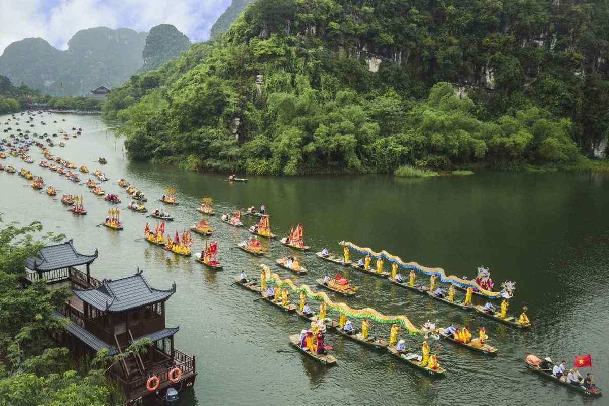 Can I Travel Vietnam Without a Tour Guide? Our Travel Tips